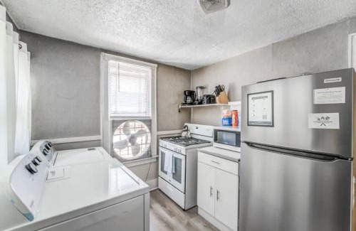 Vollintine-Evergreen House | Garland Haven Hideaway Unit B
