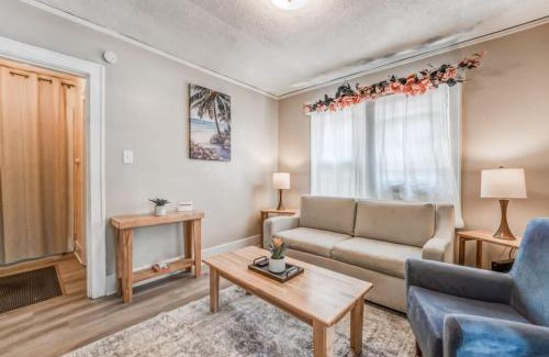Vollintine-Evergreen House | Garland Haven Hideaway Unit B