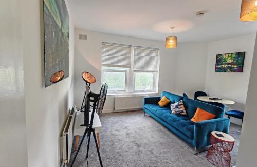Clapton Apartment | Garland Modern Park View Apartment, Hackney 4