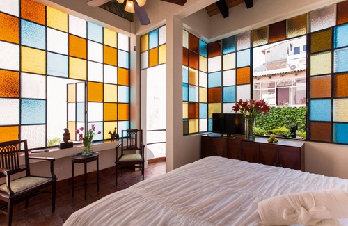 Emiliano Zapata Bed & Breakfast | Garlands del Rio Riverside Boutique Hotel