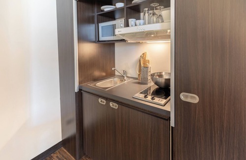 Friedrichshain-Kreuzberg Hotel | Garner Berlin - Mitte, an IHG Hotel