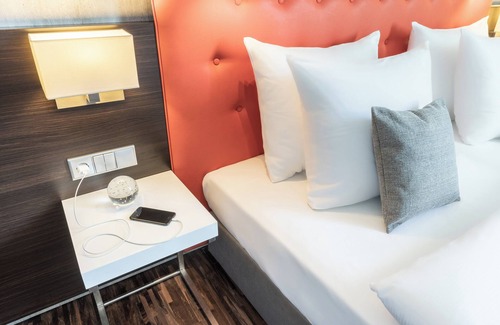 Friedrichshain-Kreuzberg Hotel | Garner Berlin - Mitte, an IHG Hotel
