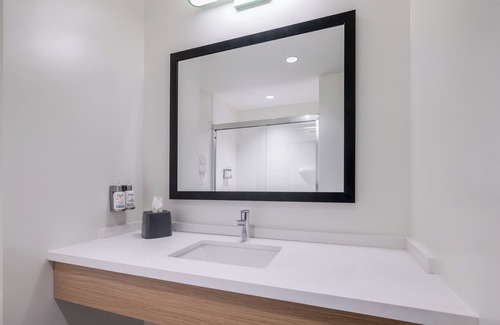 Augusta Hotel | Garner Hotel August West by IHG