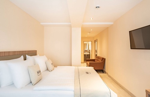 Stadtmitte Hotel | Garner Hotel Dusseldorf Main Station by IHG