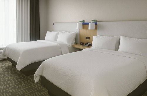 Evansville Hotel | Garner Hotel Evansville East by IHG