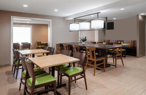 Macon Hotel | Garner Hotel Macon West by IHG
