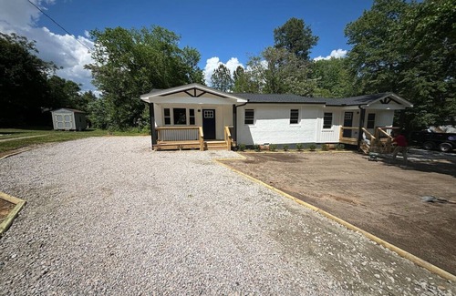 Southwest Raleigh House | Garner's Retreat | 2Bd/2Ba & Pet Friendly