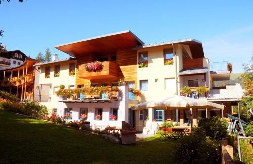 San Giovanni di Fassa Hotel | Garni Enrosadira