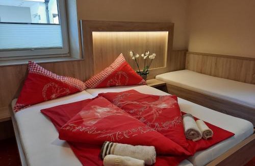 Huben House | Garni Flori