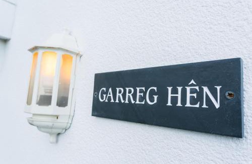 Holyhead House | Garreg Hen