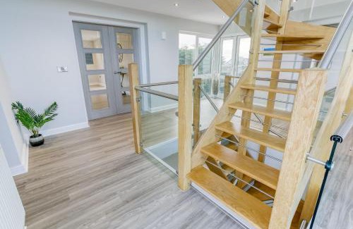 Holyhead House | Garreg Hen