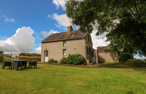 Garn Fadryn Cottage | Garreg Lwyd Farm