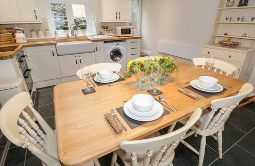 Tanygrisiau Cottage | GARREG LWYD, family friendly, country holiday cottage in Tanygrisiau