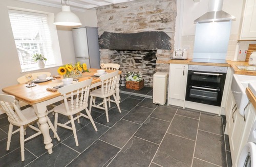 Tanygrisiau Cottage | GARREG LWYD, family friendly, country holiday cottage in Tanygrisiau