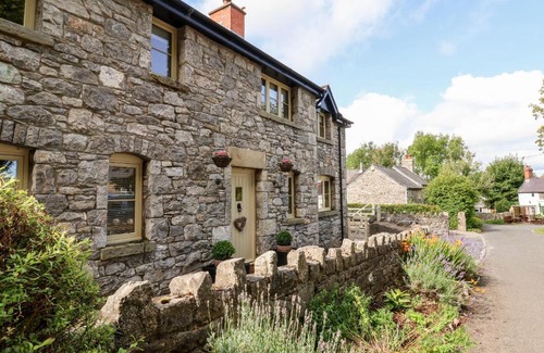 Holywell House | Garreg Wen