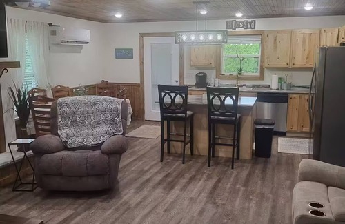 Allardt House | Garrett's Private Lake House with Horse Barn in wonderful Jamestown;