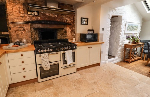 Kingsand House | GARRETTS, pet friendly, with open fire in Kingsand And Cawsand
