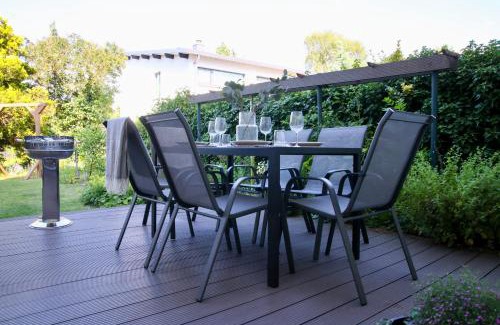 Gehlsdorf Apartment | Garten, Terrasse, 93 m2, 5 Min bis zur Warnow
