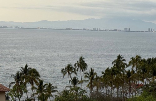 South Shore Hotel Area Apartment | Garza Blanca, 2 Bdr Hotel Suite in Puerto Vallarta with kitchen, hot tub, WiFi