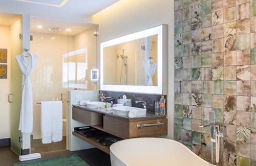 Downtown Cancun Resort | Garza Blanca CANCUN - one bedroom suite available Dec 9th - 13th. nRoom only