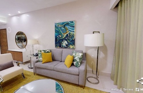 Downtown Cancun Resort | Garza Blanca CANCUN - one bedroom suite available Dec 9th - 13th. nRoom only