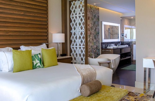 Playa Mujeres Resort | Garza Blanca Cancun Resort 2bed, 3 bath suite w/ kit, w/d, liv rm w/sofabed