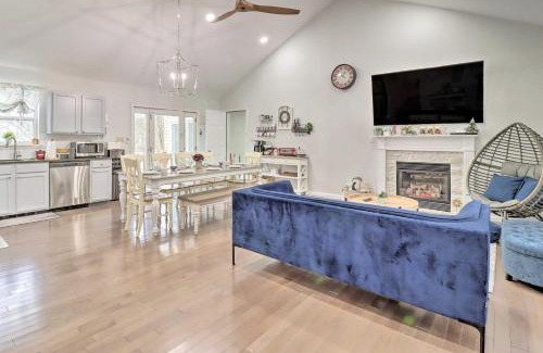 East Stroudsburg House | Gas Grill, Lake Access Scenic Poconos Retreat!