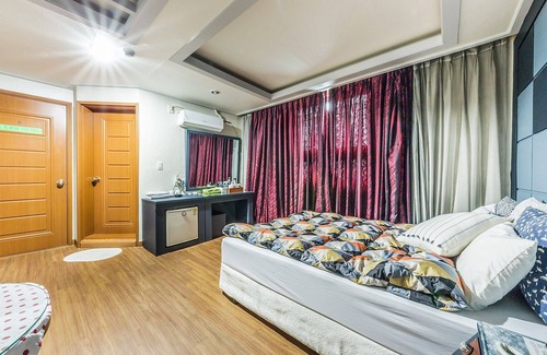 Gasan-dong Hotel | Gasan Palace Park