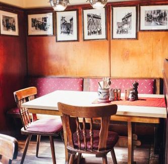 Sossenheim House | Gasthaus zum Löwen