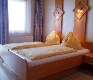Burgau House | Gasthof Janits