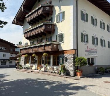 Stumm House | Gasthof Neumeister