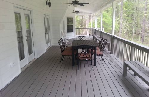 Stone Mountain House | Gated 5BR/4.5BA House - Internet and Grill