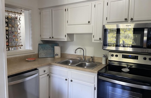 Folly Field Condo | Gated Beachfront Resort Private Beach Access Elevator 2 Pools BeachBarPickleball