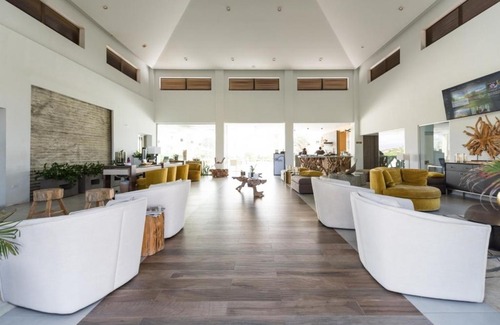 Gold Coast Apartment | Gated Community Close to Famous Beaches