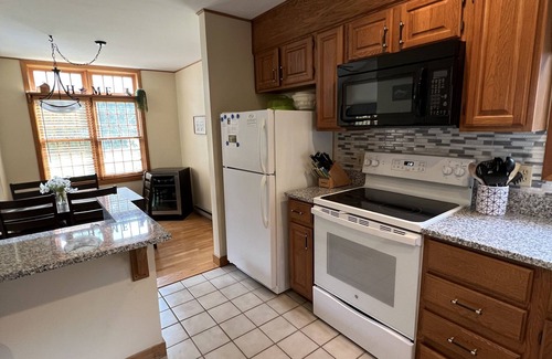 Laconia Condo | Gated Community, Lake Winnipesaukee. Lake, mountain, actities
