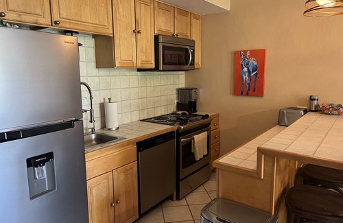 Campo de Golf Fonatur Villa | Gated Condo in Hotel Zone, Walk to Beach, Shopping, and Town