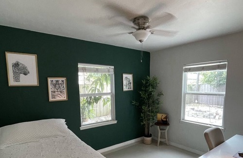 Citrus Isles Boat Rental | Gated & fully private house w/ backyard keys bar