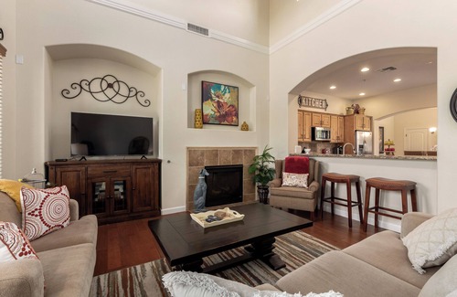 Talon Retreat House | Gated Grayhawk | No Steps w/2 Car Garage Golfers
