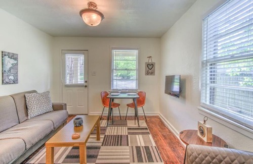 Midtown Apartment | Gated Midtown Retreat near Overton Square