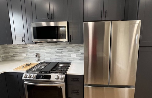 Castleberry Hill House | Gated*Private Rooftop*Private Garage*Walk to GWCC, Benz Stadium, Aquarium