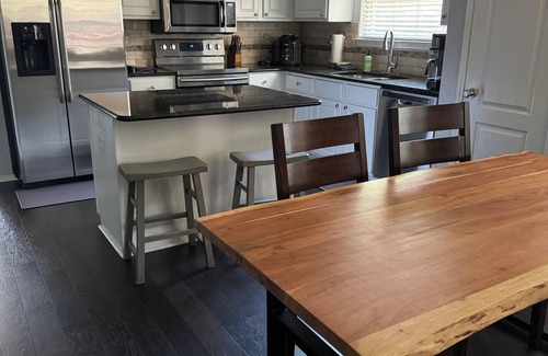 North San Antonio - SAT House | Gated, Safe - Centrally located, fenced back yard