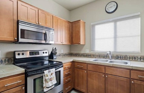 Tucson Apartment | Gated Ventana Condo Long Stay Pool/Gym/Spann