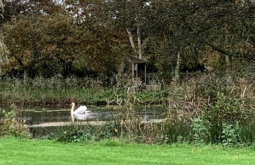 Irstead House | Gatekeeper cottage overlooking lake