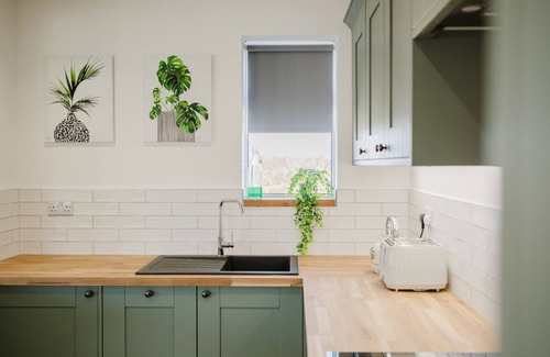 Cropthorne Cottage | Gatekeepers Cottage - Idyllic 4 Bed Rural Escape