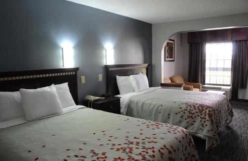 Clarksville Hotel | Gateway Inn