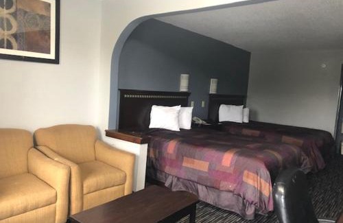 Clarksville Hotel | Gateway Inn