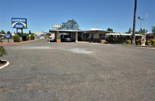 Red Bluff Hotel | Gateway Inn