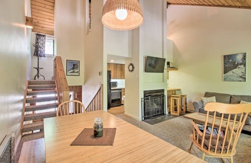 Lincoln Condo | Gateway to the White Mountains! 1 bedroom + sleeping loft! 1.5 bathrooms!