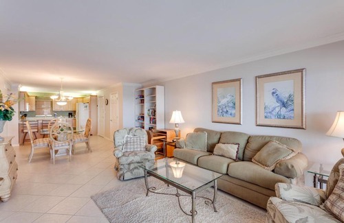 Fort Myers Beach Apartment | Gateway Villa 796, 2 Bedrooms, Sleeps 6, 7th Floor, Gulf Front, Heated Pool