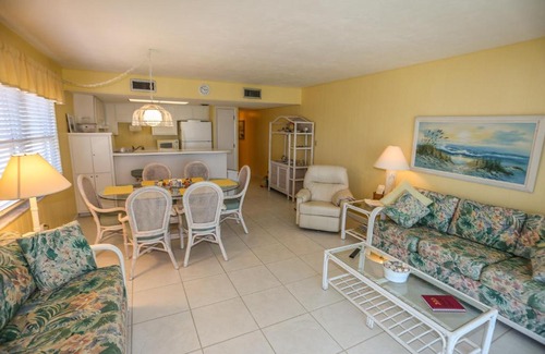 Fort Myers Beach Apartment | Gateway Villas 399